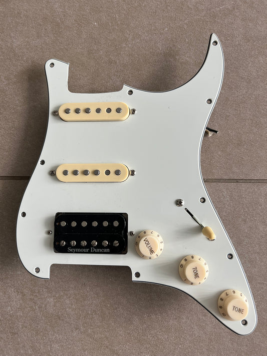 Fender Stratocaster Loaded Pickguard HSS w/ Seymour Duncan Humbucker