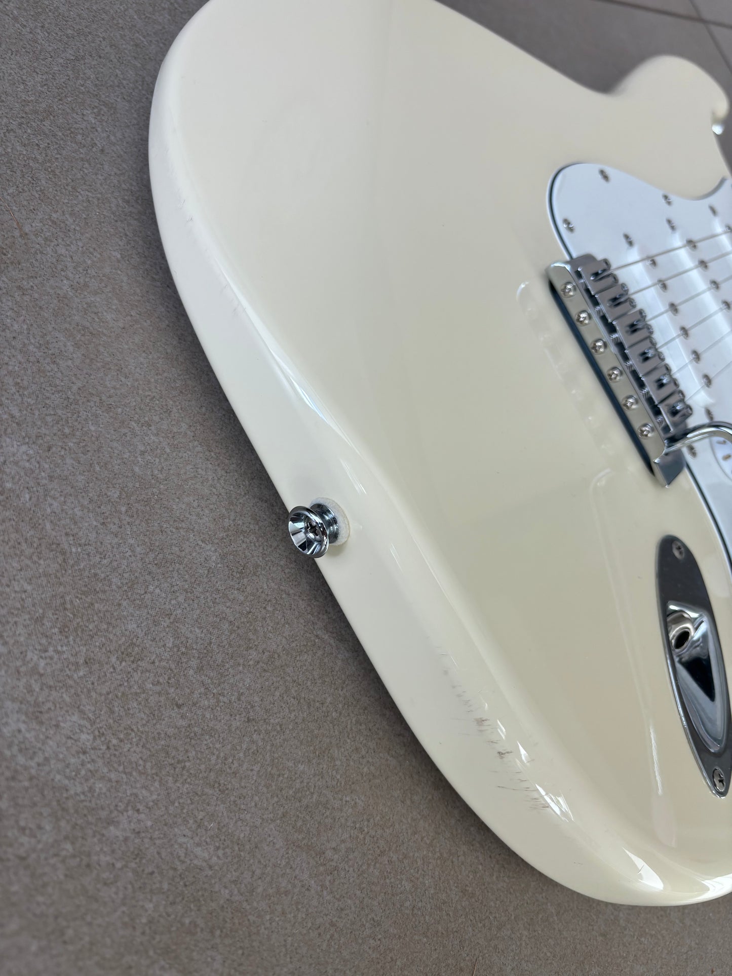 Fender Squier Affinity Stratocaster Electric Guitar