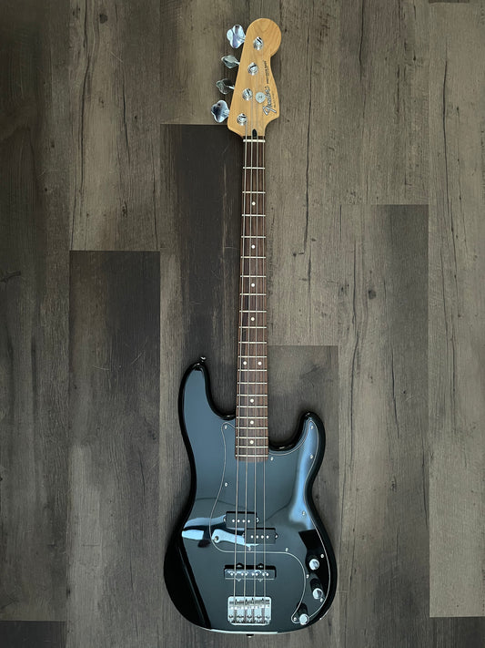 Fender P Bass Guitar MIM 2001