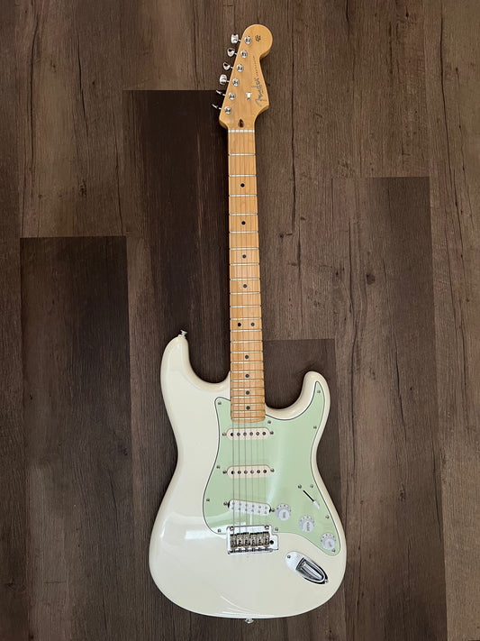 Fender Stratocaster Electric Guitar USA 2011